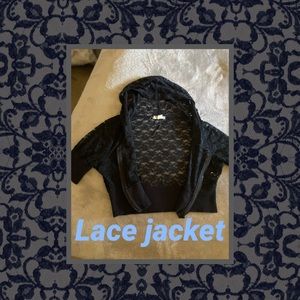 🖤Black Lace crop style zip-up jacket.🖤